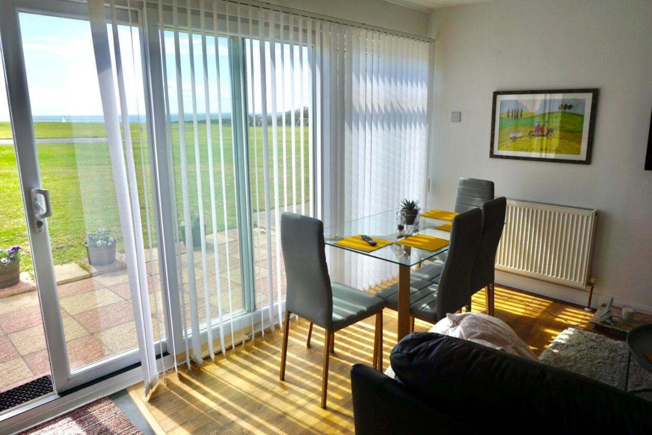 Seaview Self-Catering Coastal Bungalow In Rural West Wight Freshwater Eksteriør billede